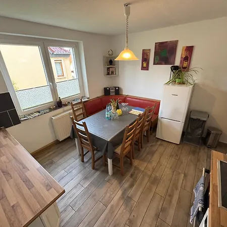 Ferienhaus-saale-unstrut בית נופש *